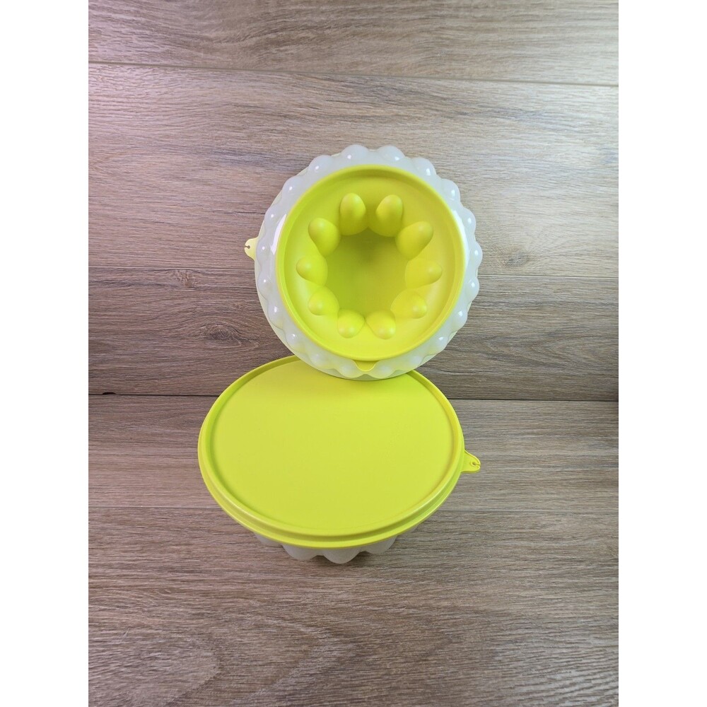 Lot Of 2 Tupperware Green Jello Mold With Lid. 3 Piece NEW